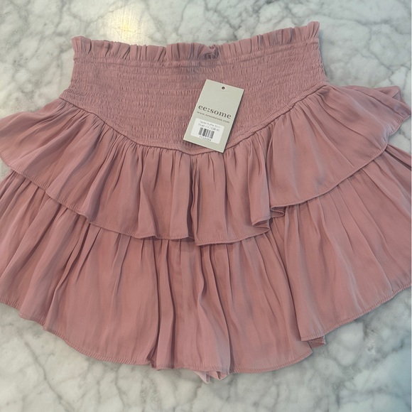 eesome Dresses & Skirts - Pink Ruffle skirt. Size small.